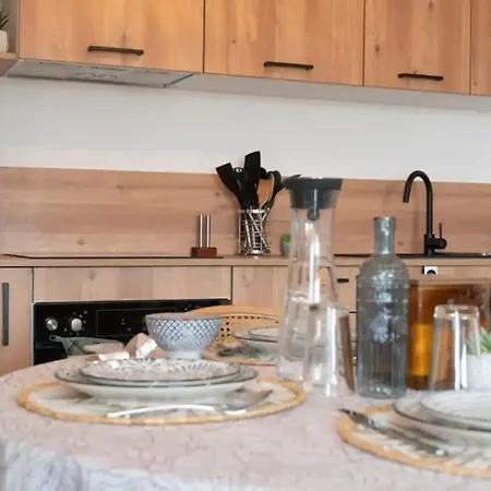 דירה With Mountain Views In *