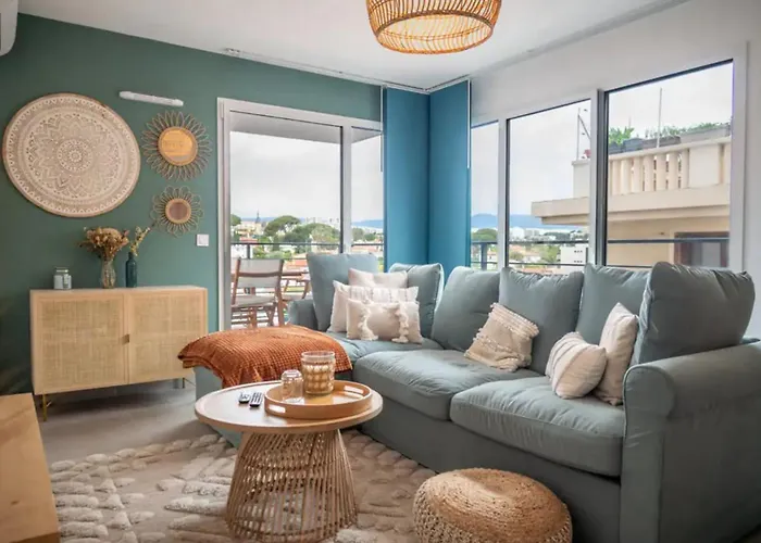 With Mountain Views In דירה אנטיב