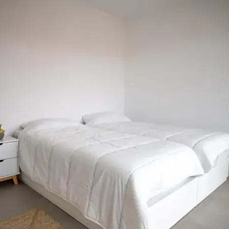 With Mountain Views In Apartamento Antibes